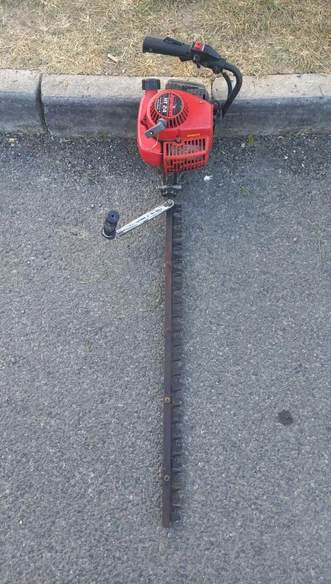 Grass & Hedge Trimmers - Image 2