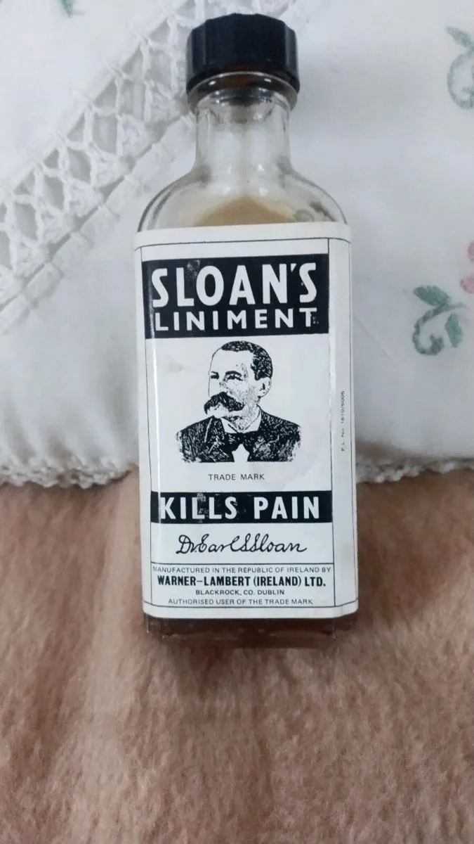 Vintage Sloan's Liniment bottle and box - Image 1