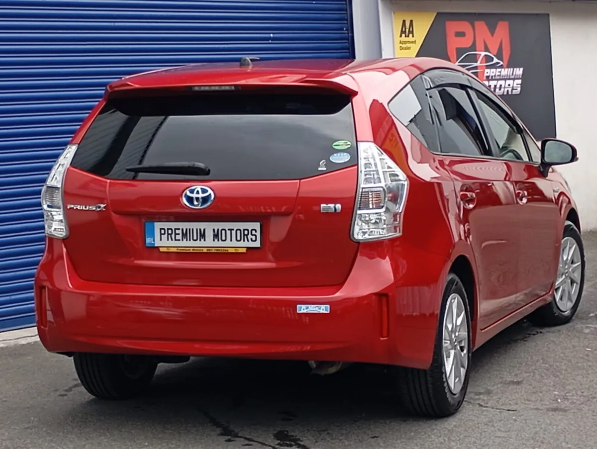 Toyota Prius Alpha 7 seater - Image 3