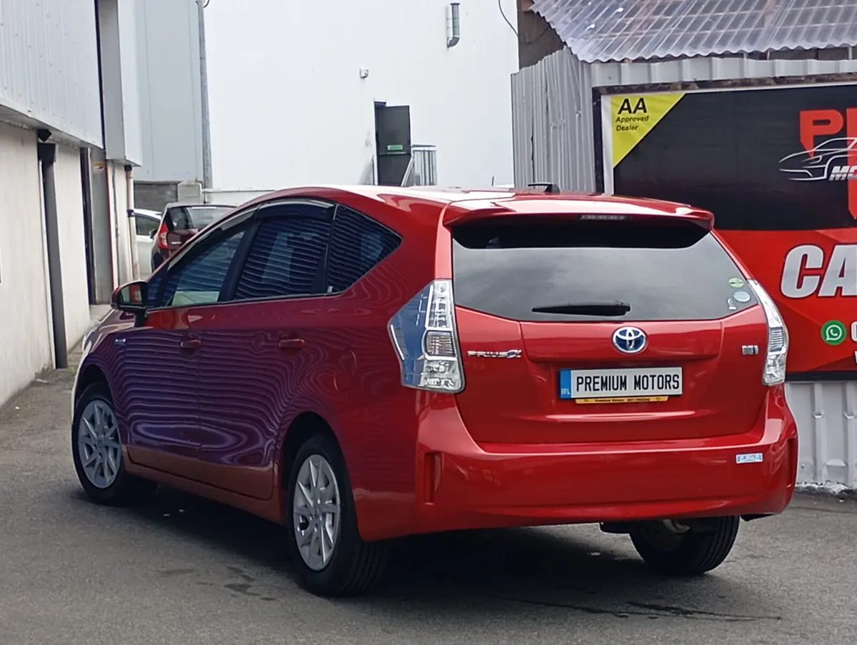 Toyota Prius Alpha 7 seater - Image 4