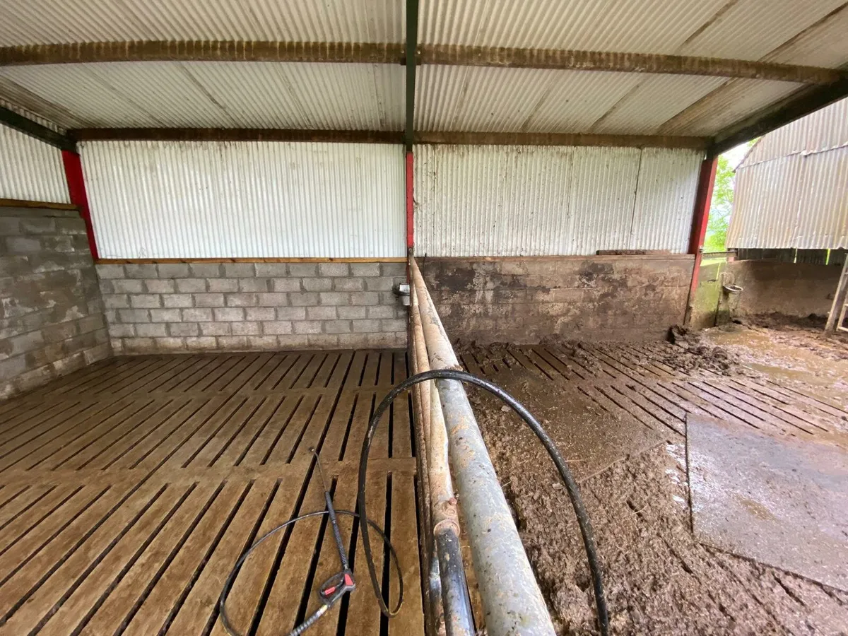 Farm shed power washing - Image 4