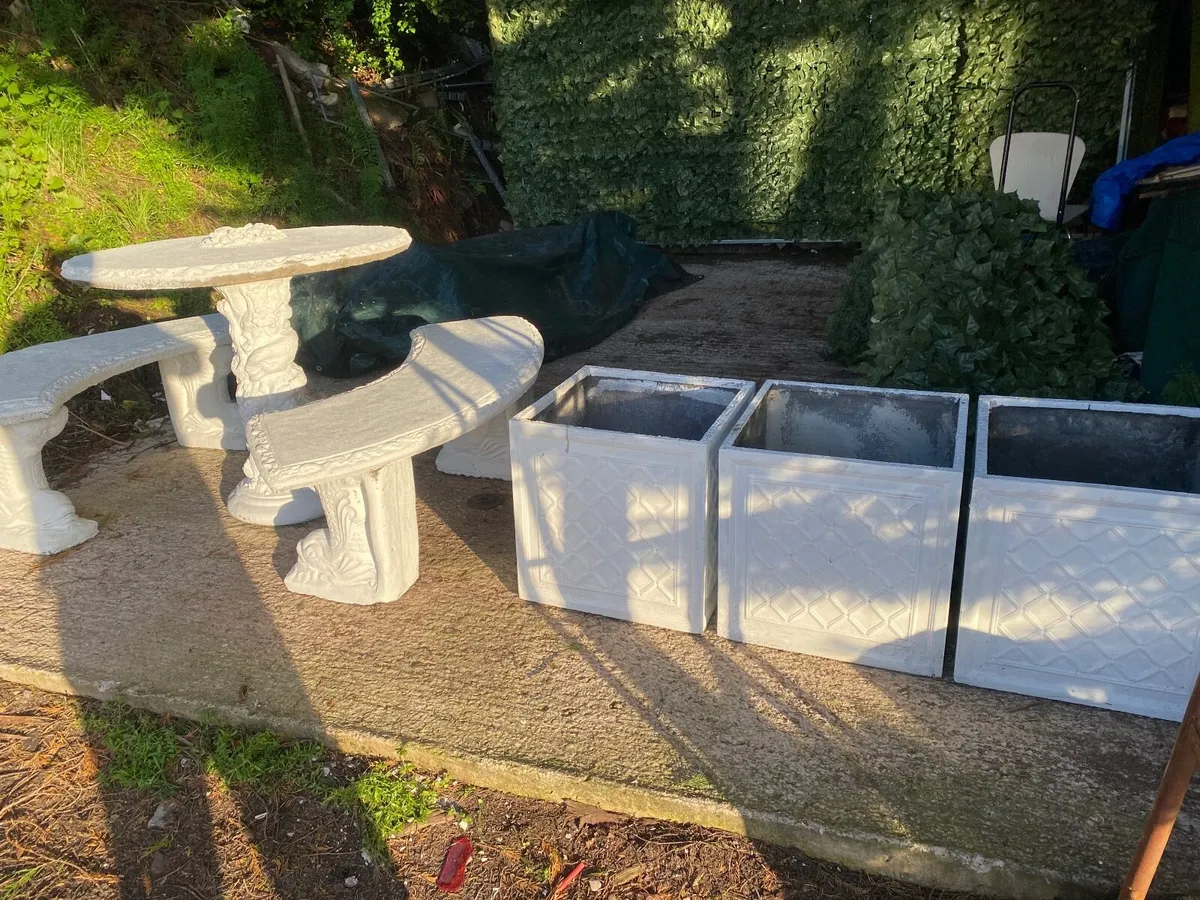 Three large planters plus four more - Image 2