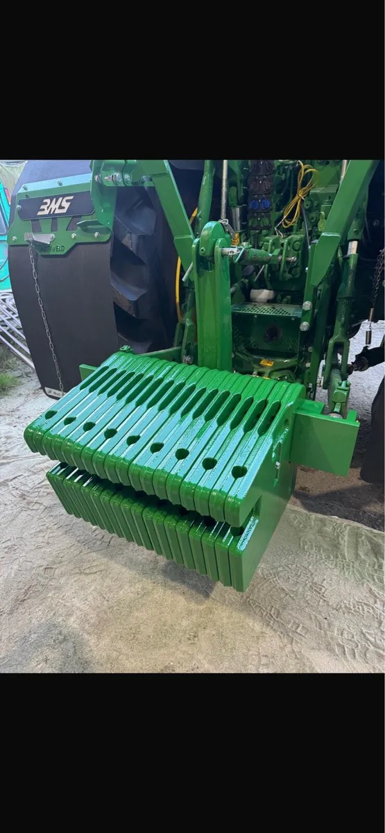 Front linkage weight carrier - Image 1