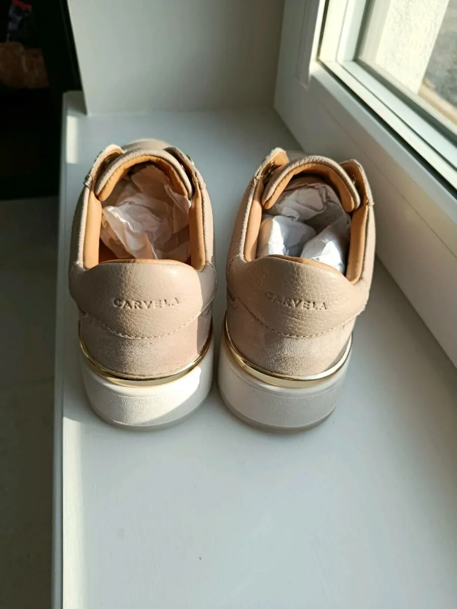 Ladies Carvela leather trainers - Image 3