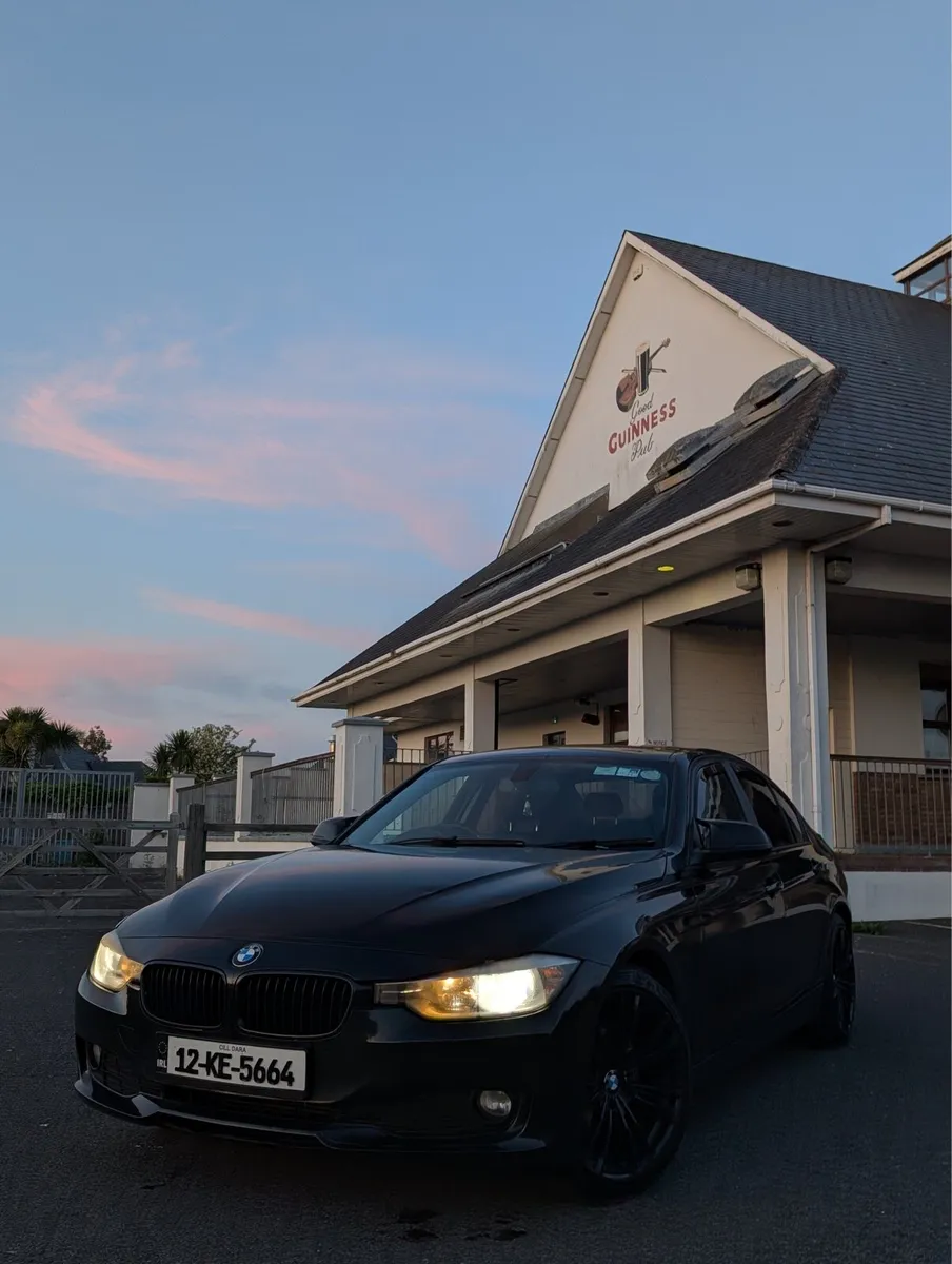 BMW 320D F30 2012 - Image 2