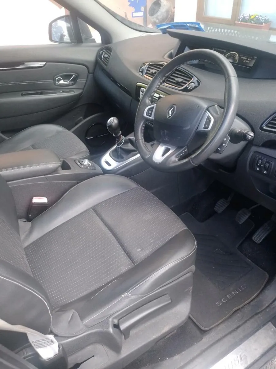Renault Grand Scenic - Image 2