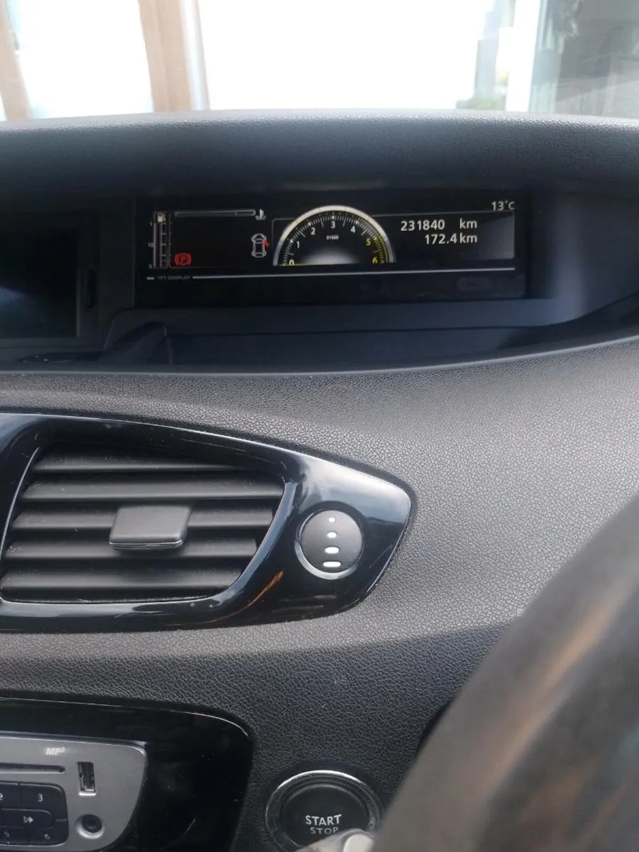 Renault Grand Scenic - Image 4