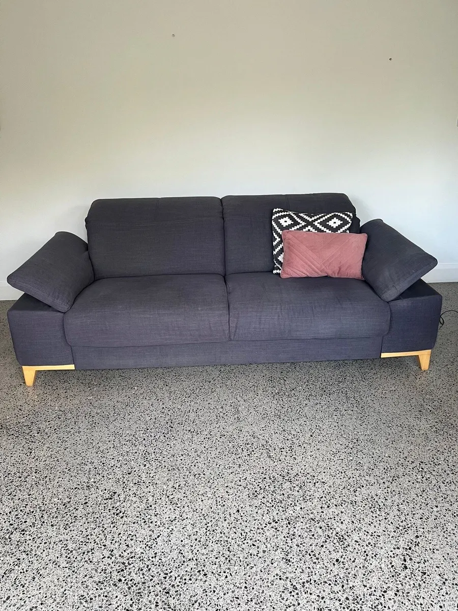 Grey 3 seater couch - Image 1