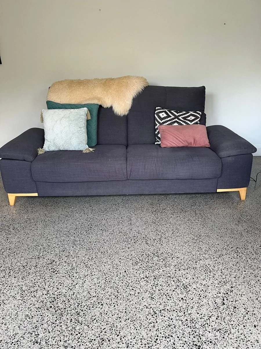 Grey 3 seater couch - Image 2