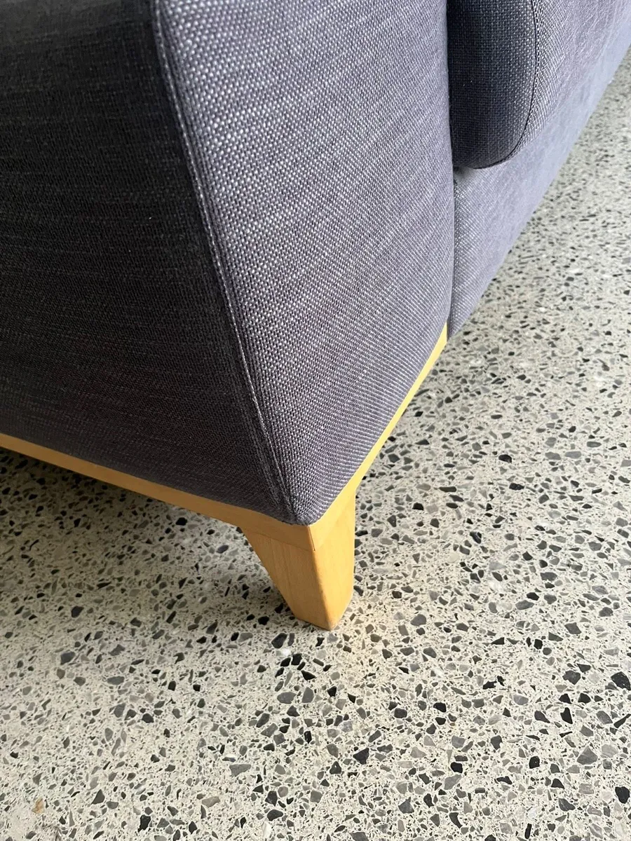 Grey 3 seater couch - Image 3