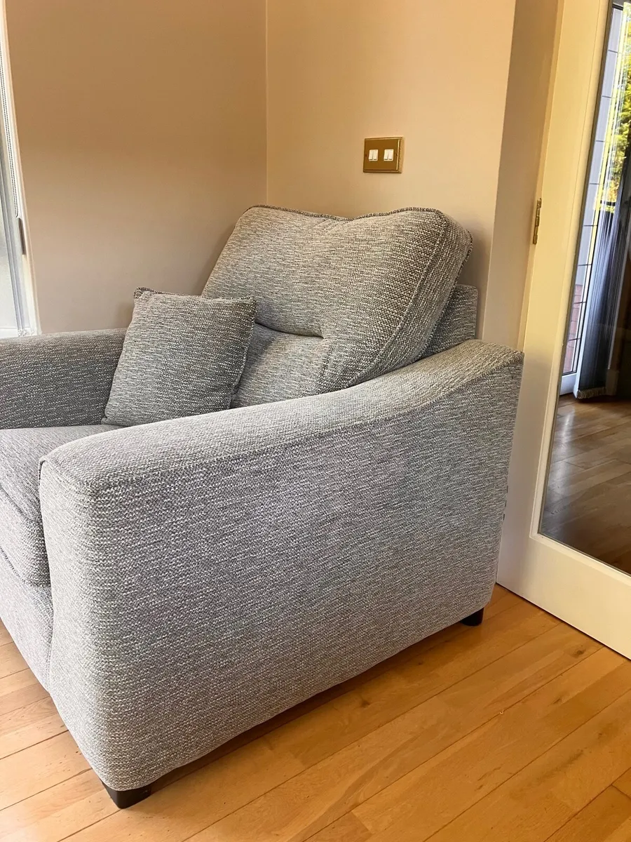 Sofa and chairs - Image 2