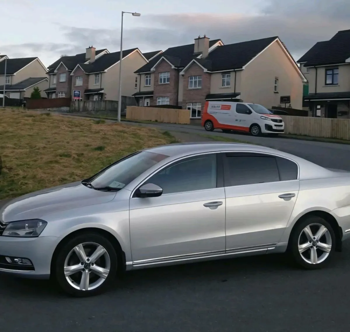 2012 VW PASSAT 2.0TDI 140BHP - Image 4