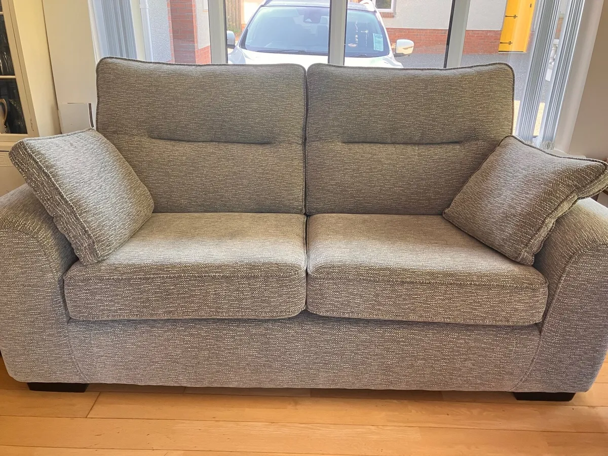 Sofa and chairs - Image 4