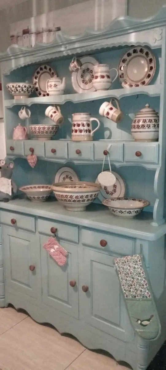Solid kitchen dresser delivery arranged - Image 1