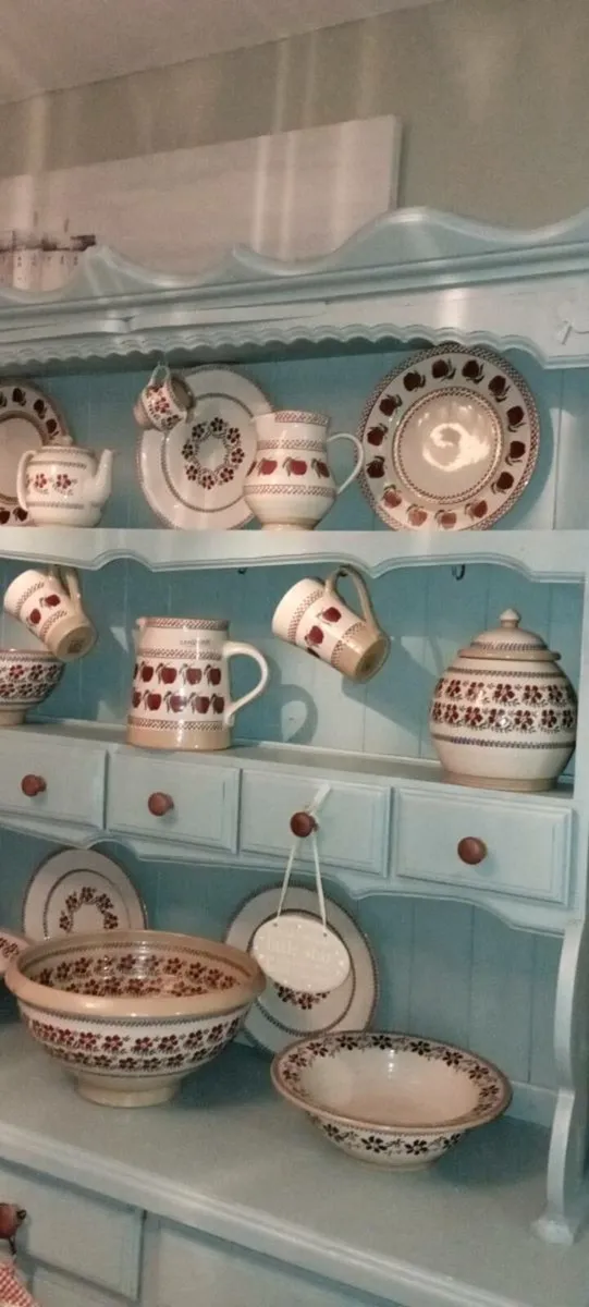 Solid kitchen dresser delivery arranged - Image 3