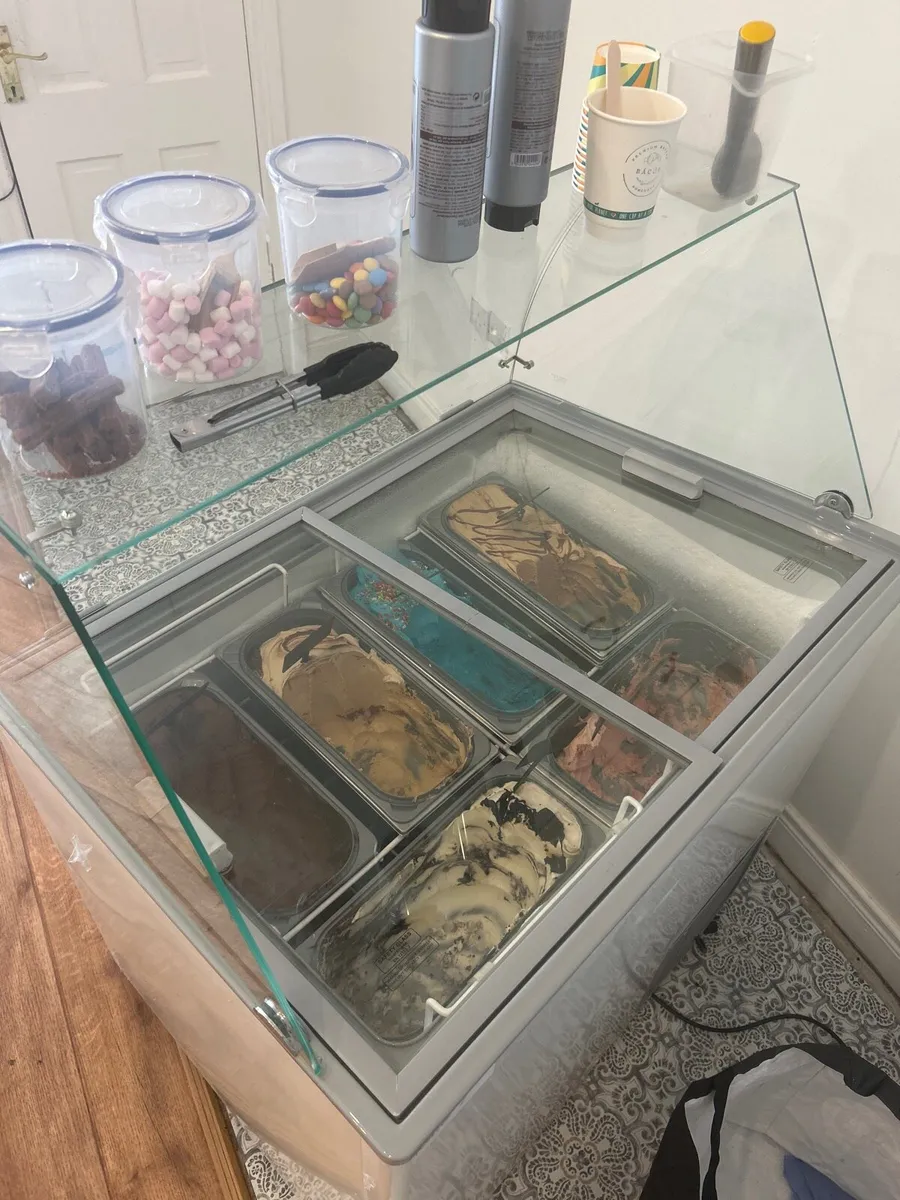 Ice cream display freezer 6x5 L - Image 1