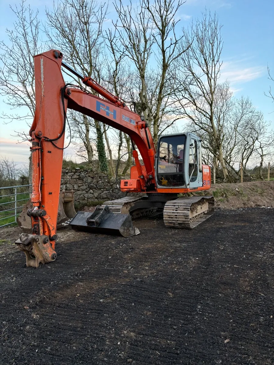 Hitachi ex135 - Image 1
