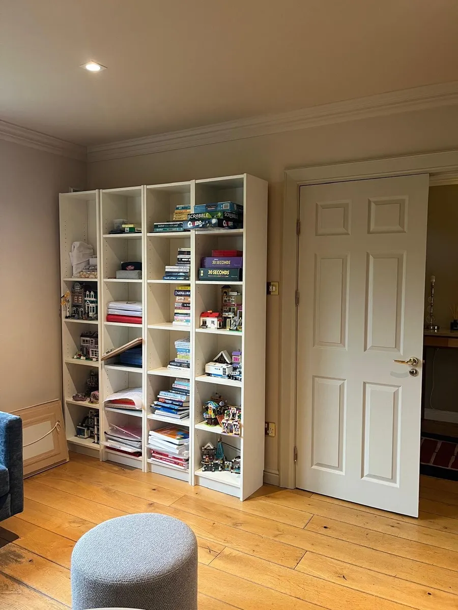 Book shelf - Image 1