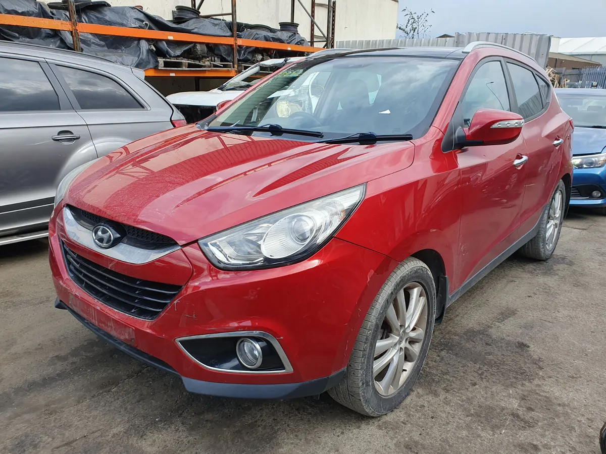 11 HYUNDAI IX35  2.0 CRDI (D4HA) FOR BREAKING - Image 2
