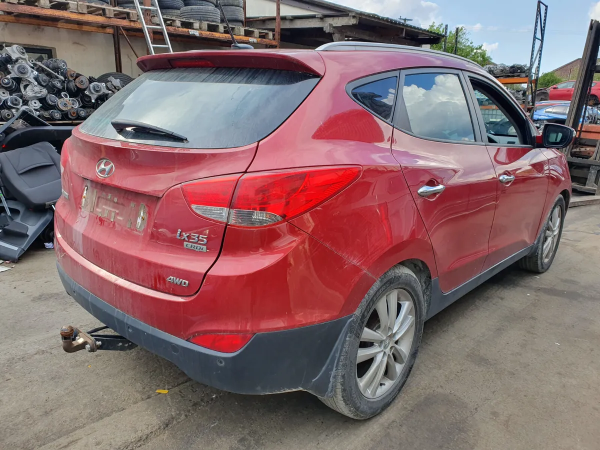 11 HYUNDAI IX35  2.0 CRDI (D4HA) FOR BREAKING - Image 4