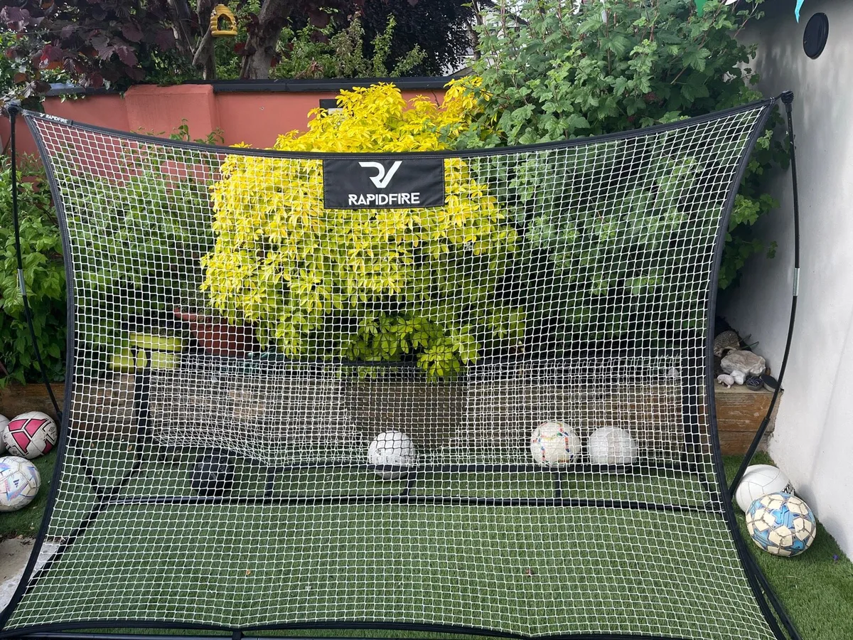 Football rebounder - Image 1