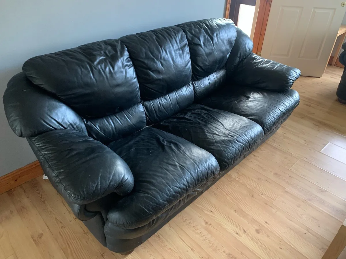 Couches - Image 2