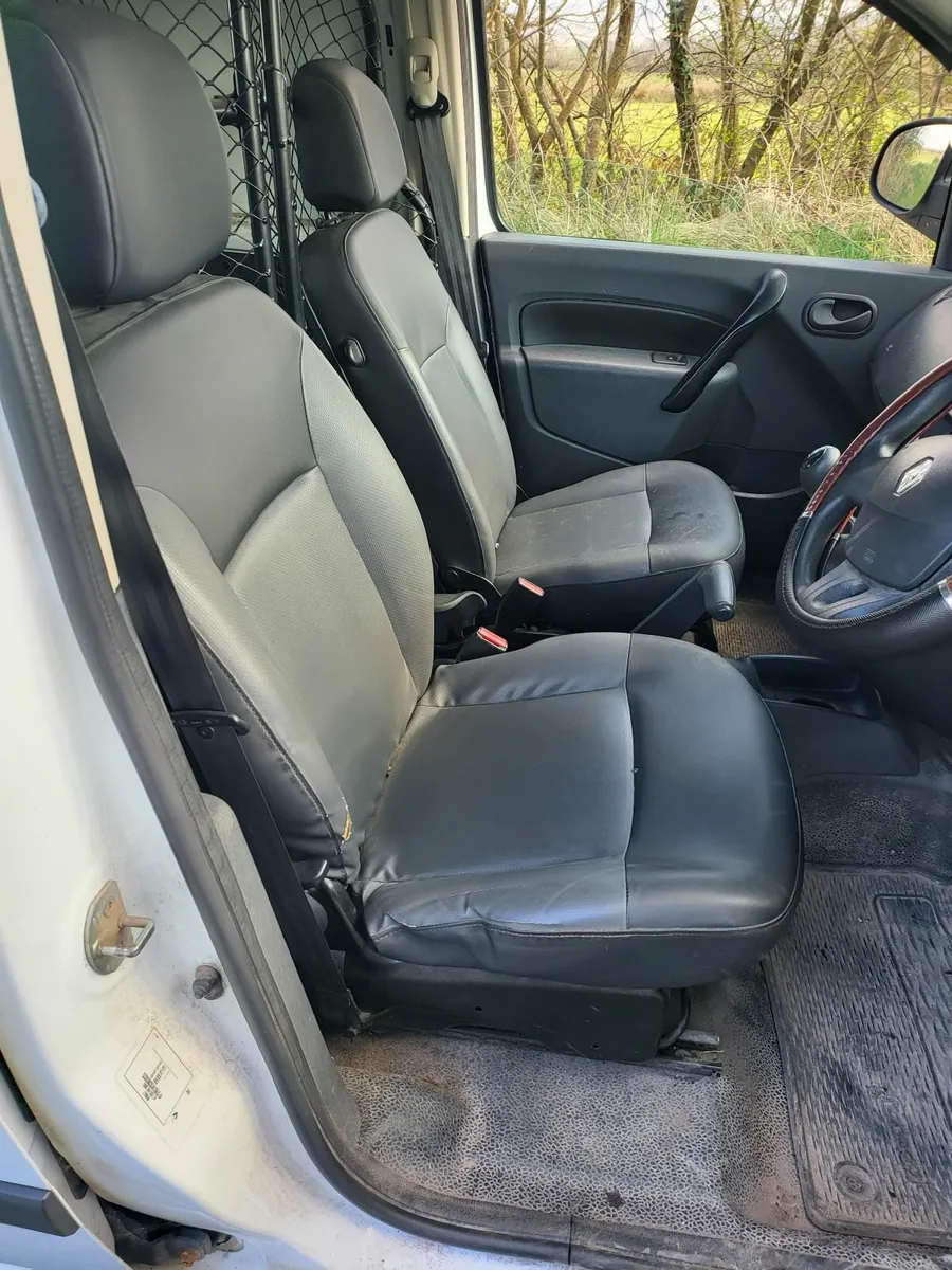 192 Renault Kangoo new cvrt 4/2026 lwb 2side door - Image 3