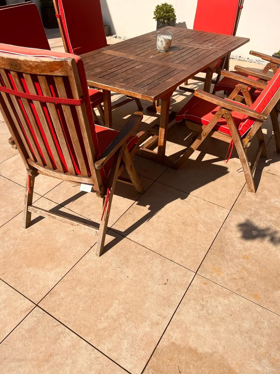 Garden furniture - Image 1