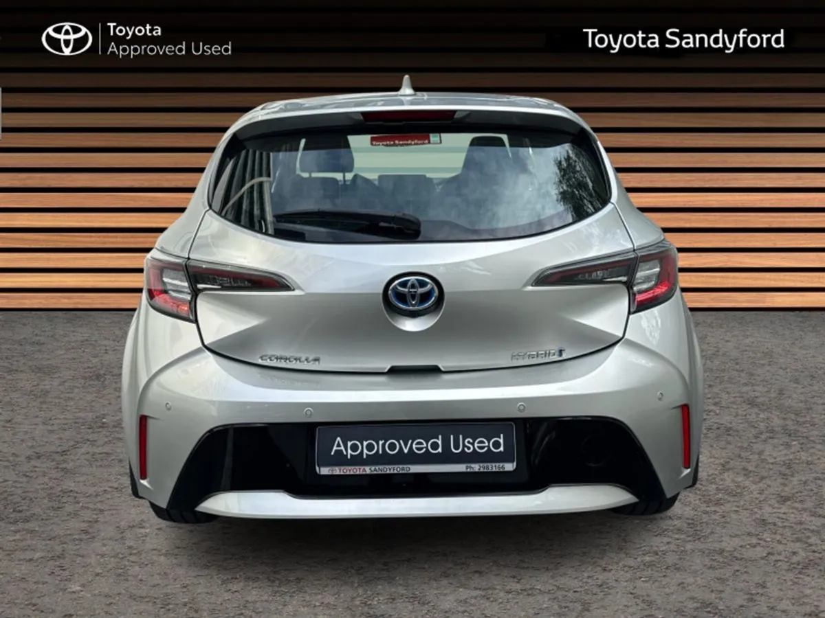 Toyota Corolla Hybrid Luna Hatchback // Rear Came - Image 4