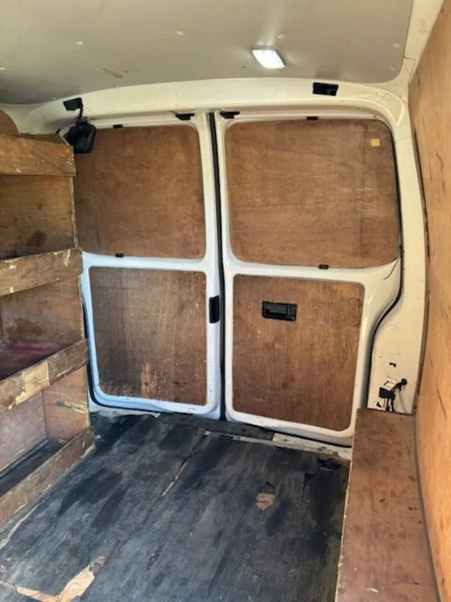 Volkswagen Transporter 4motion 2015 - Image 2