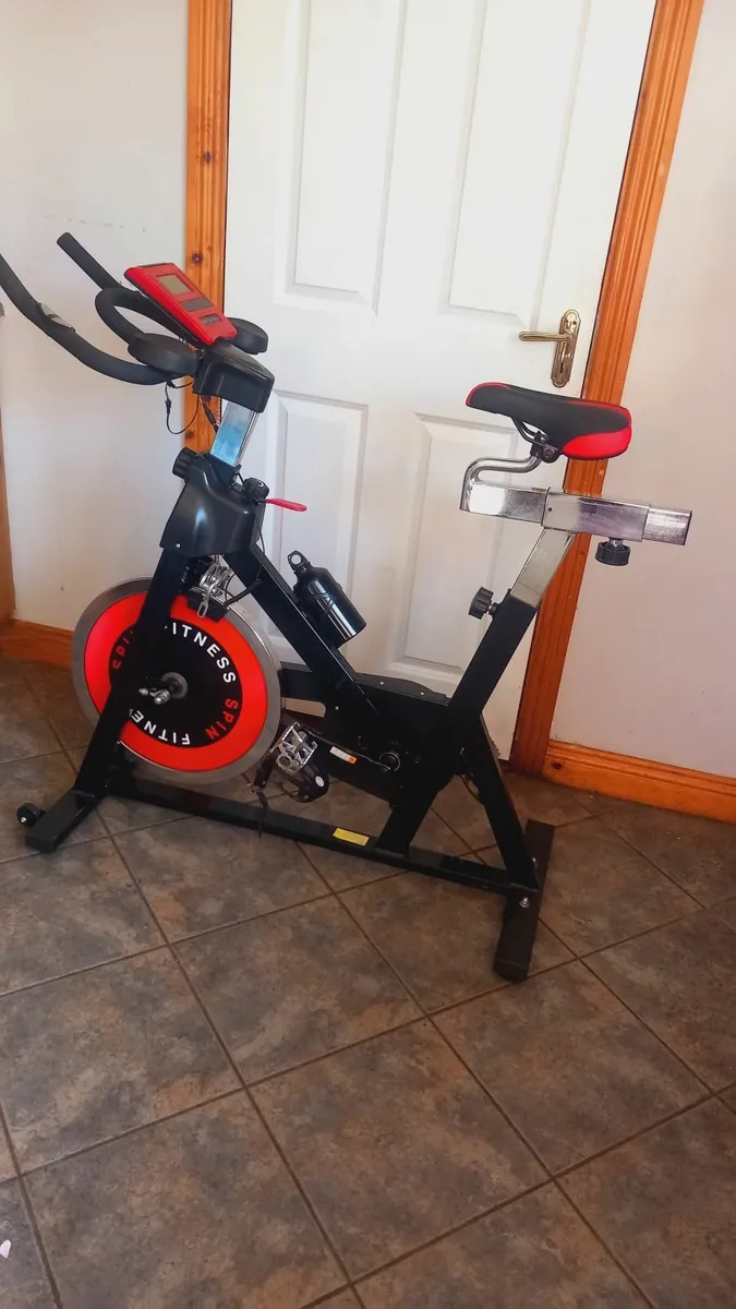 Exercise Spinning Bike Excellent Condition - Image 4