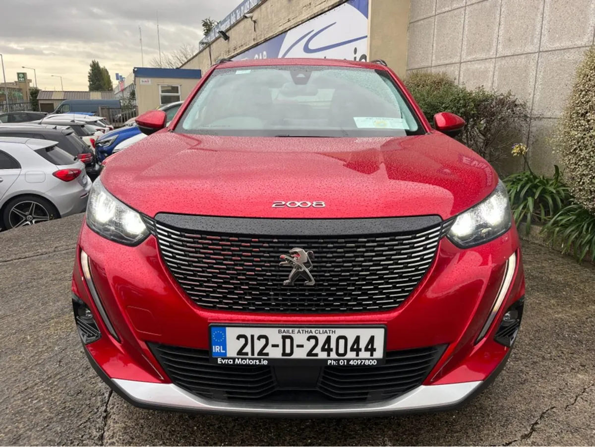 Peugeot 2008 Allure 1.2 100 4DR - Image 3