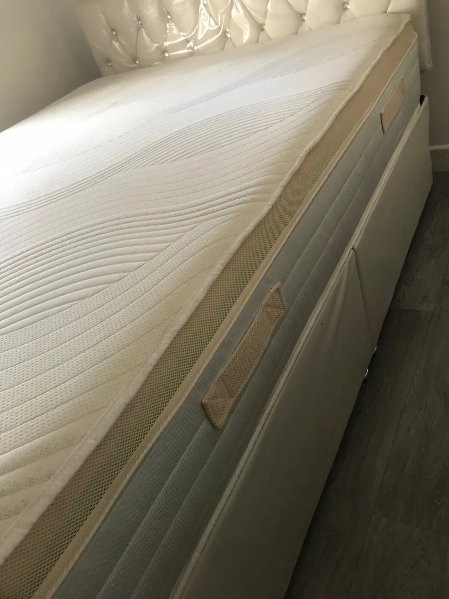 New 4 foot 6 double mattress - Image 4