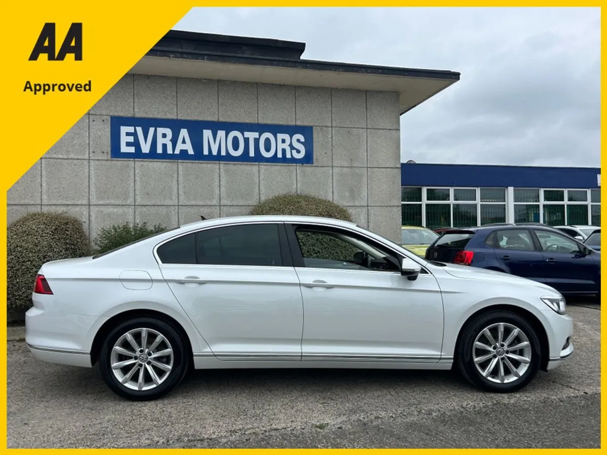 Volkswagen Passat Highline Automatic 1.4 Petrol / - Image 4