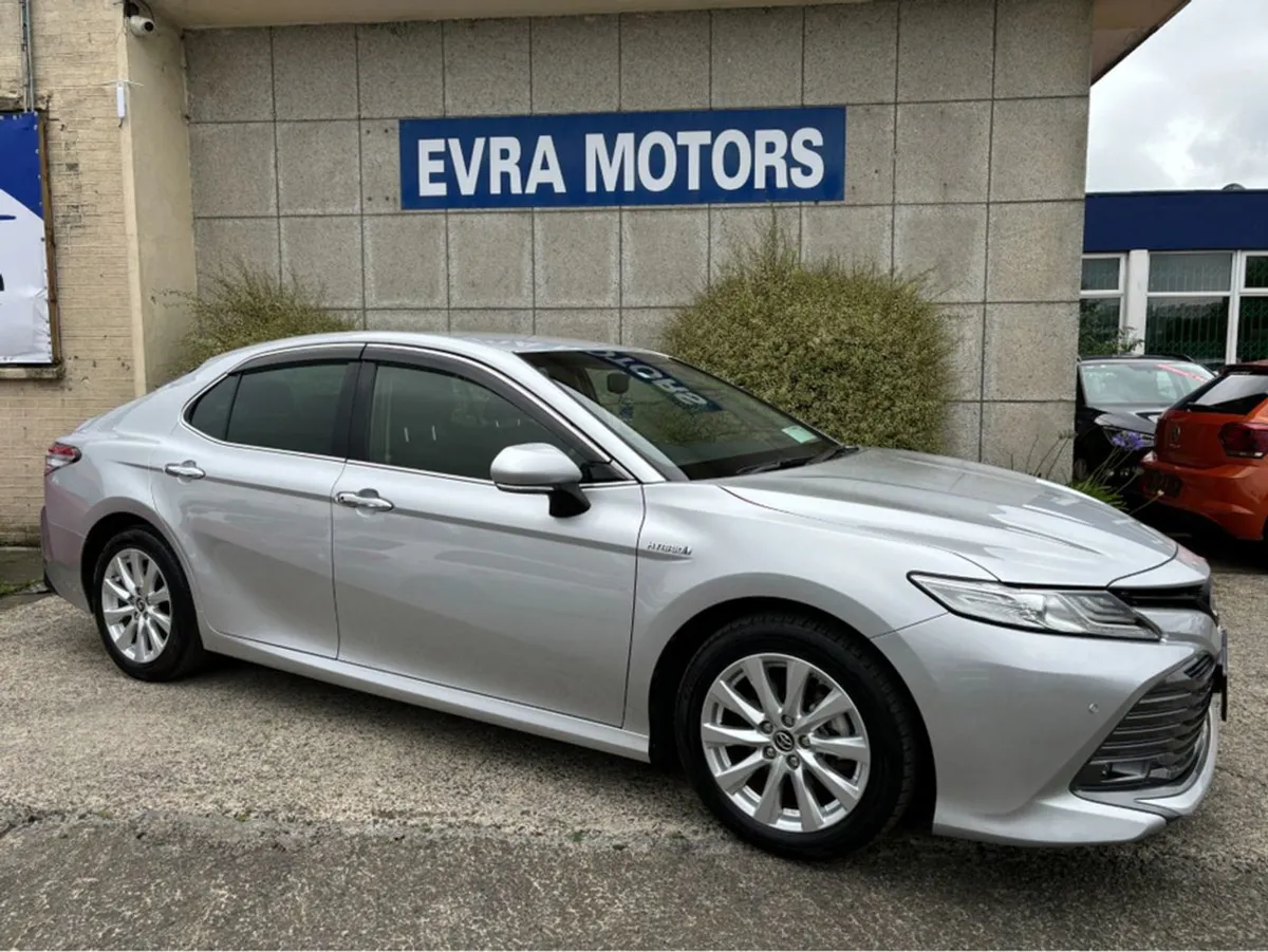 Toyota Camry 2.5 Petrol Hybrid Automatic //winter - Image 2