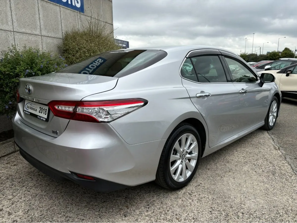 Toyota Camry 2.5 Petrol Hybrid Automatic //winter - Image 4