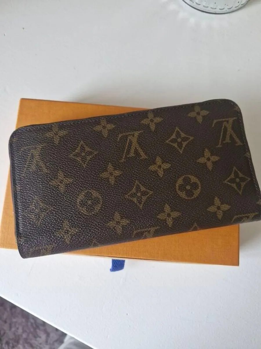louis vuitton zippy wallet - Image 2