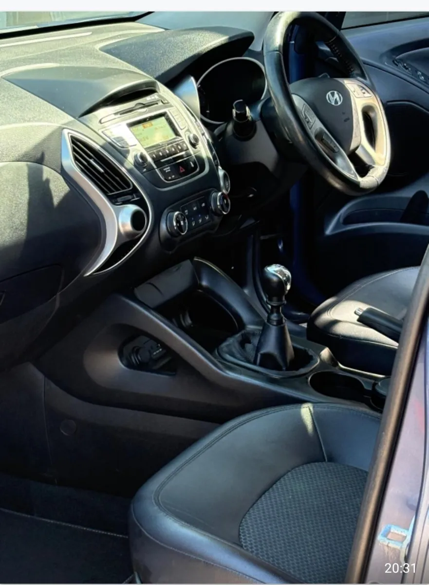 131 Hyundai ix35 - Image 2