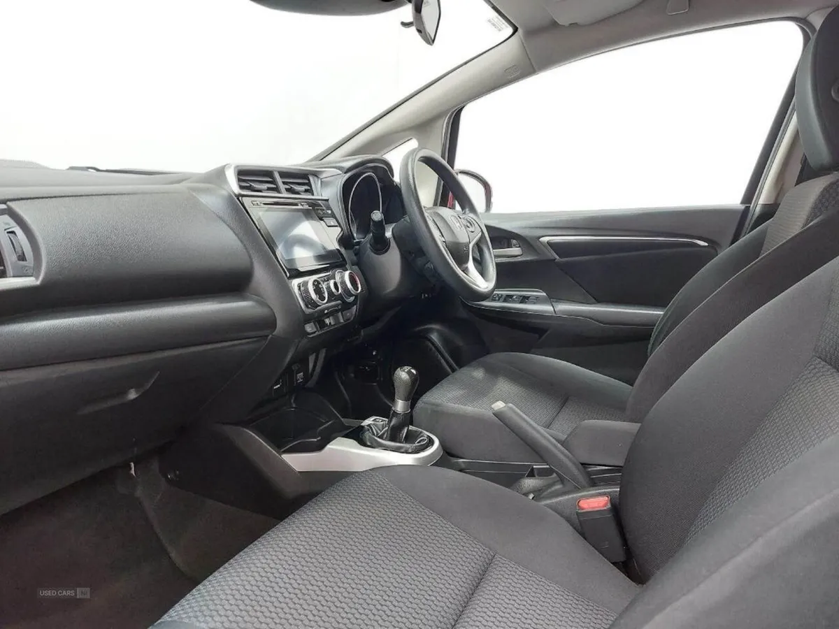Honda Jazz 1.3 SE 5dr - Image 2