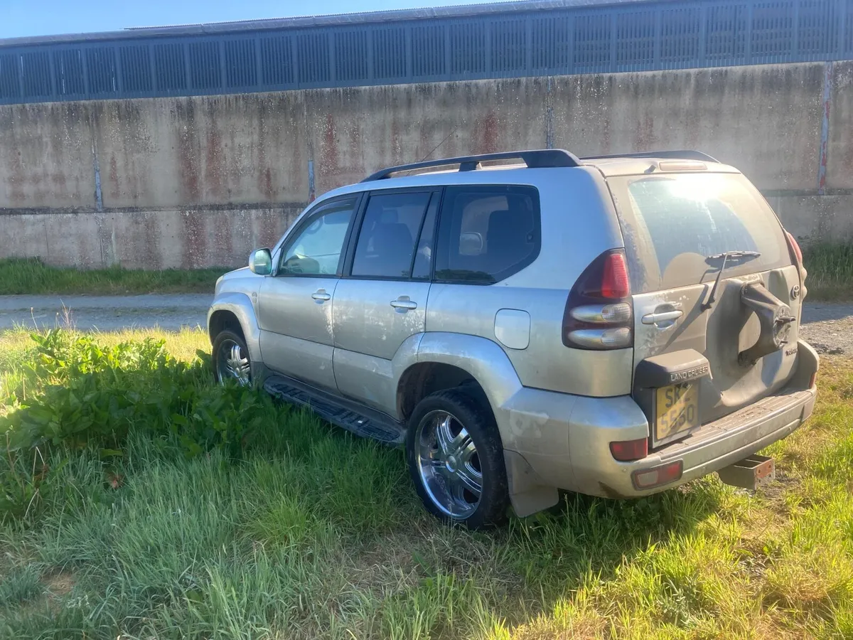 Toyota Land Cruiser 2003 - Image 3