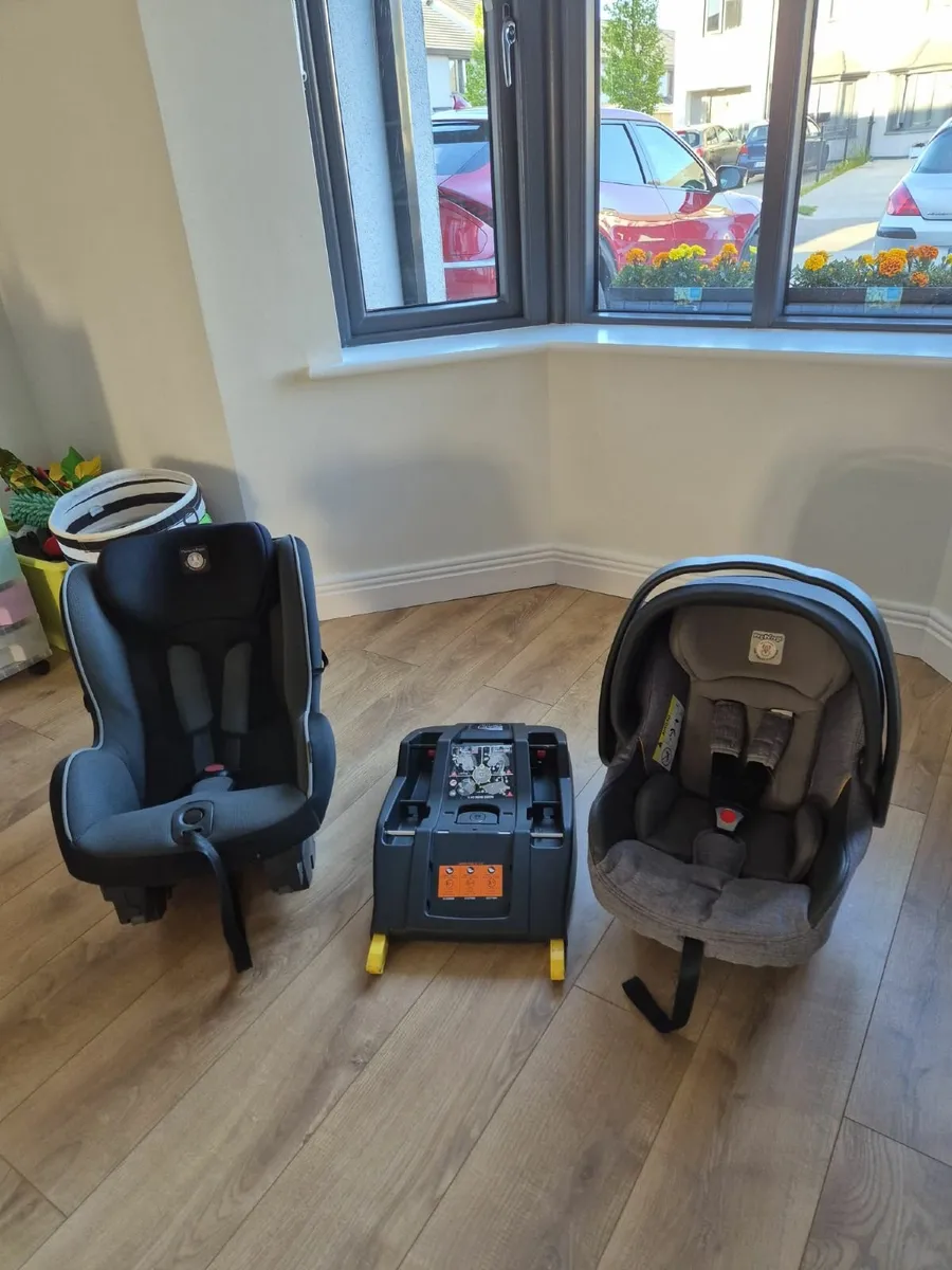2 Isofix car seats with base | 0-13kg & 9-18kg