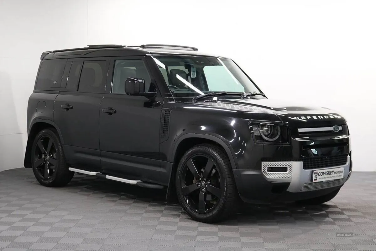 Land Rover Defender 110 D250 Mhev HSE - Image 1