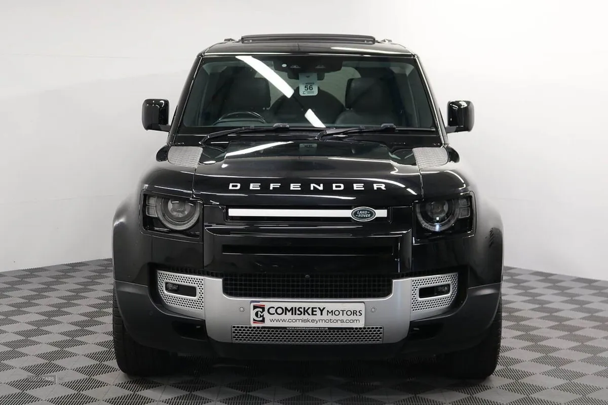 Land Rover Defender 110 D250 Mhev HSE - Image 2