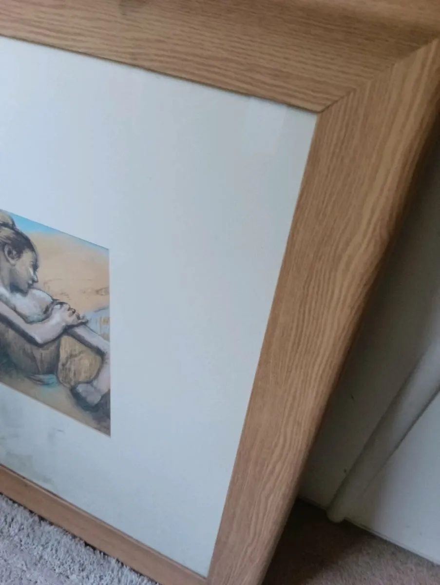 Lovely unusual picture,oak effect frame - Image 3