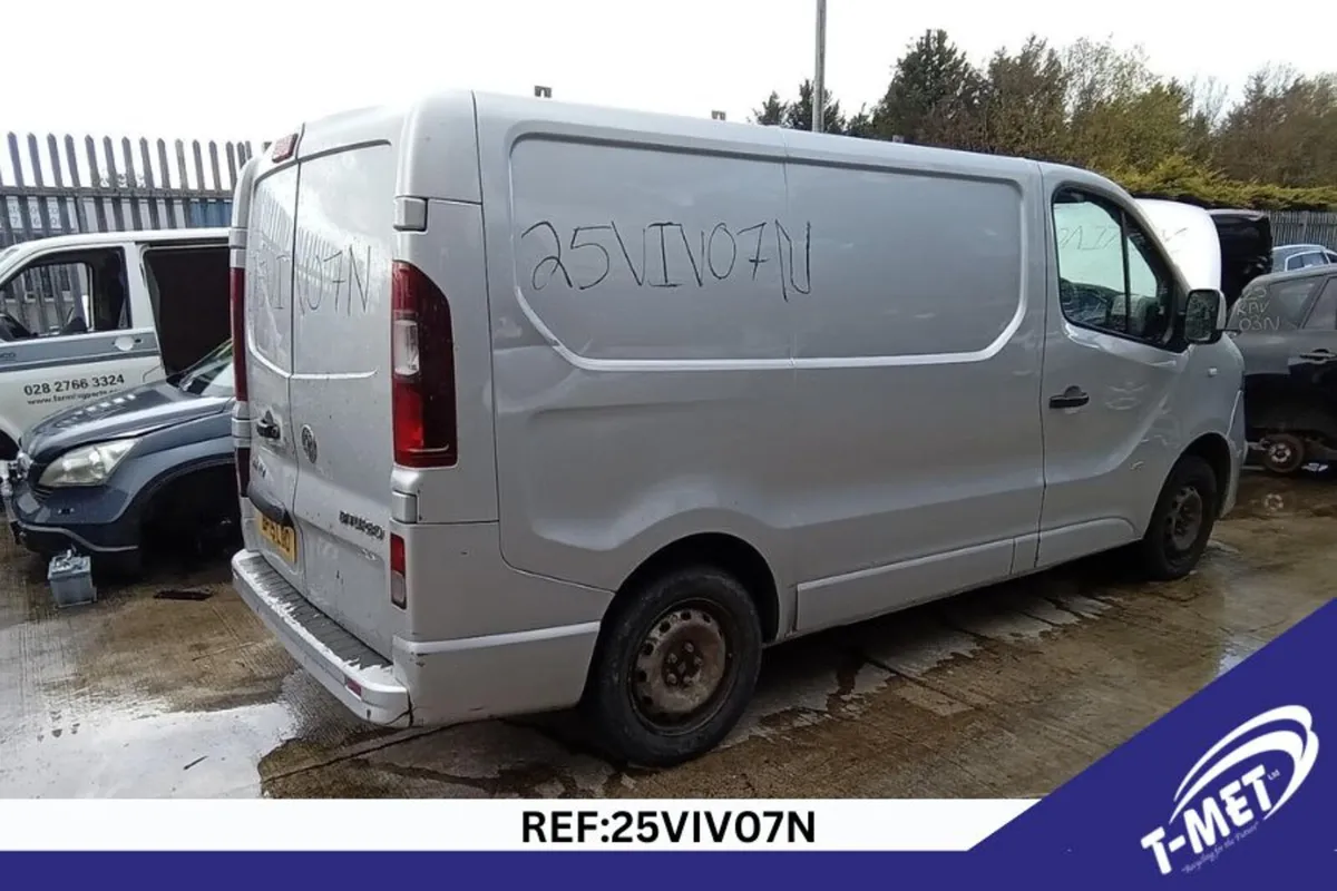 2015 VAUXHALL VIVARO BREAKING FOR PARTS - Image 4