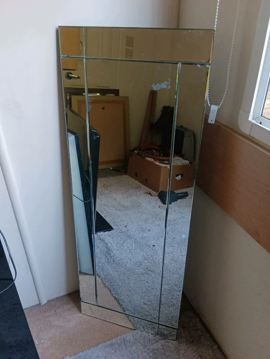 Lovely mirror - Image 1