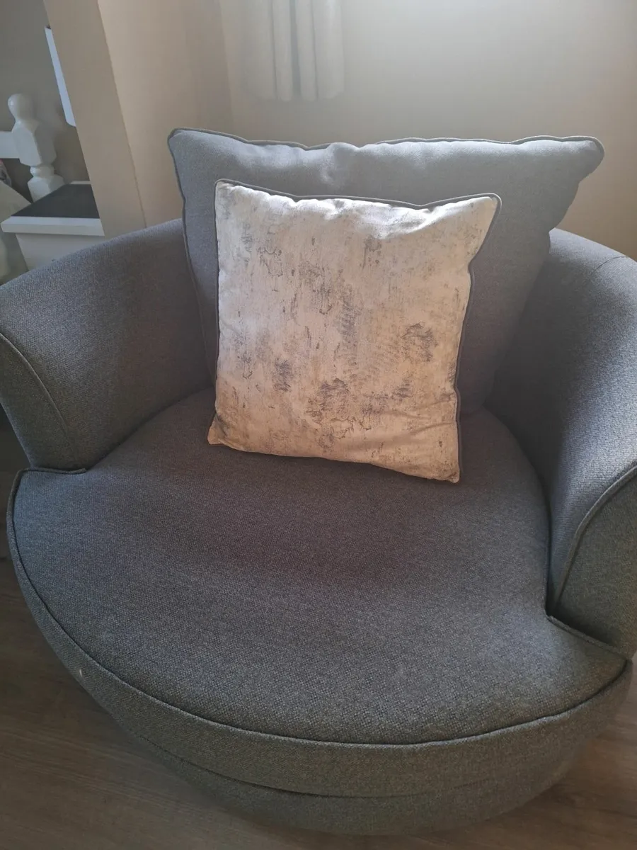 Couch - Image 1