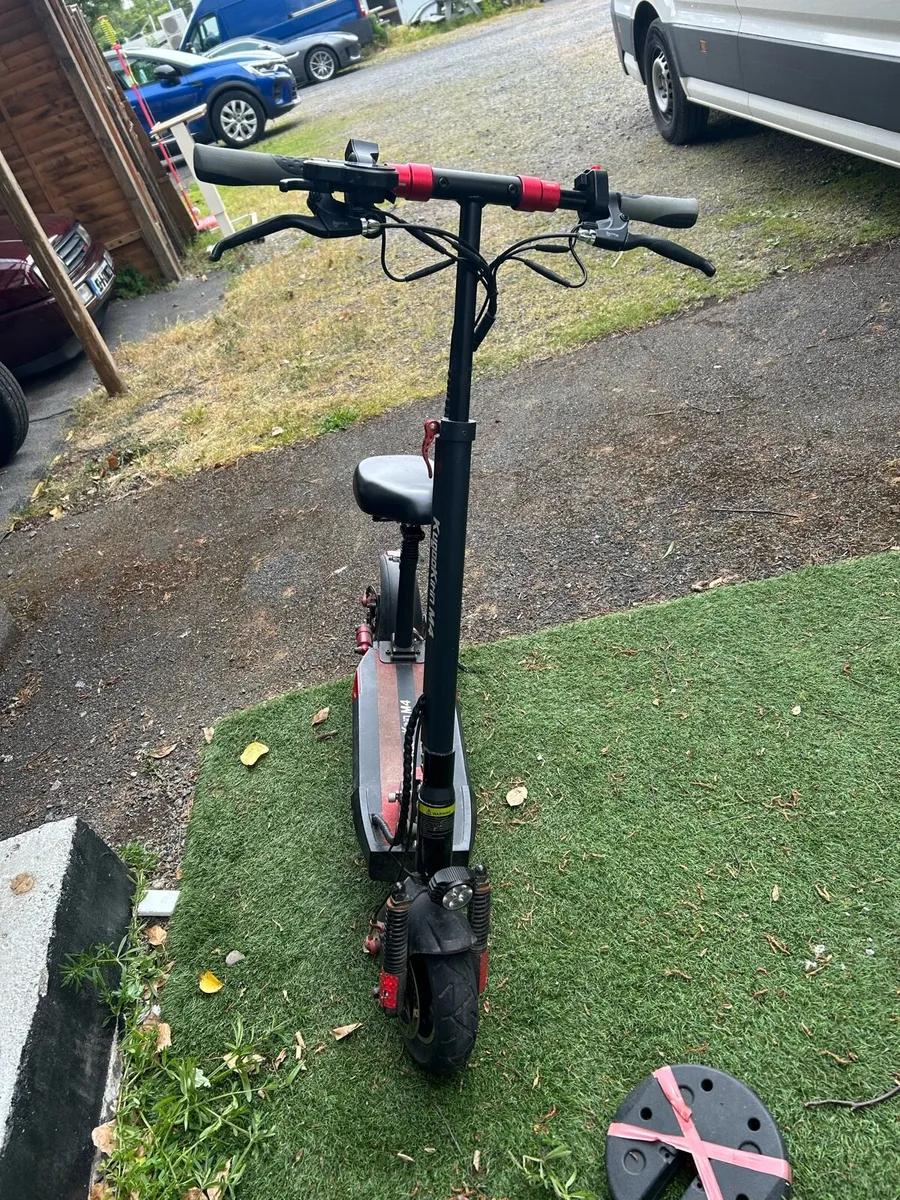 KUGOO KIRIN M4 Folding Electric Scooter - Image 4