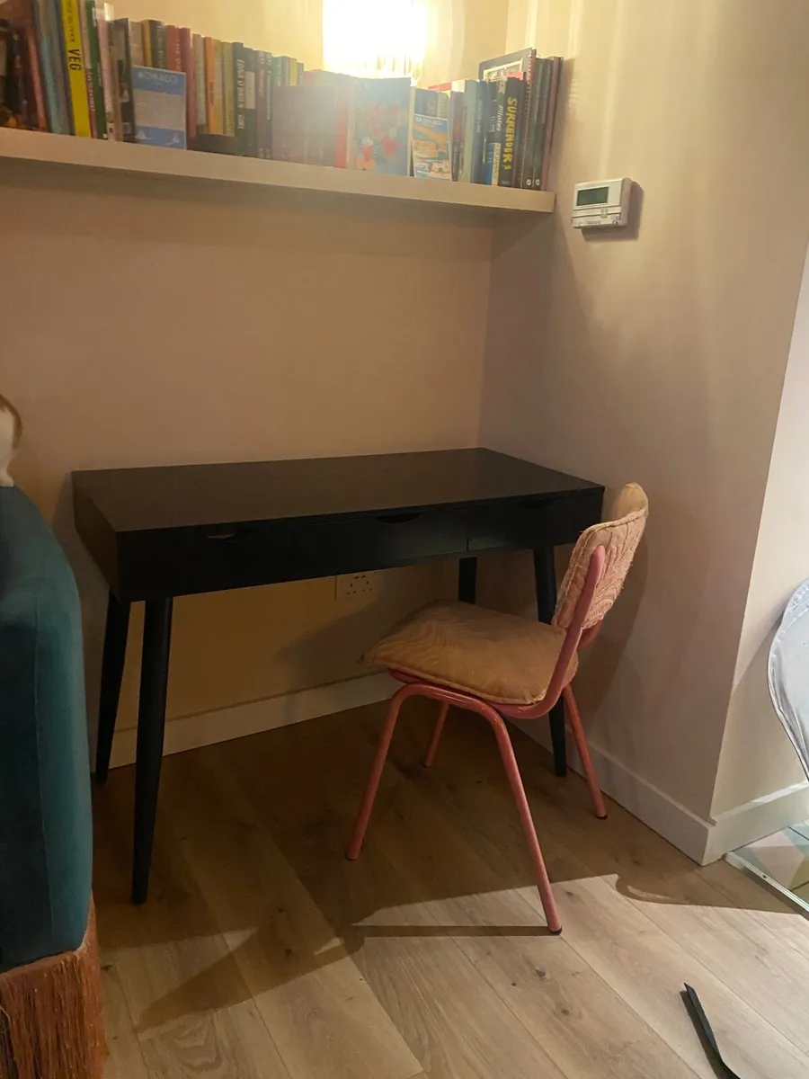 Desk - Image 3