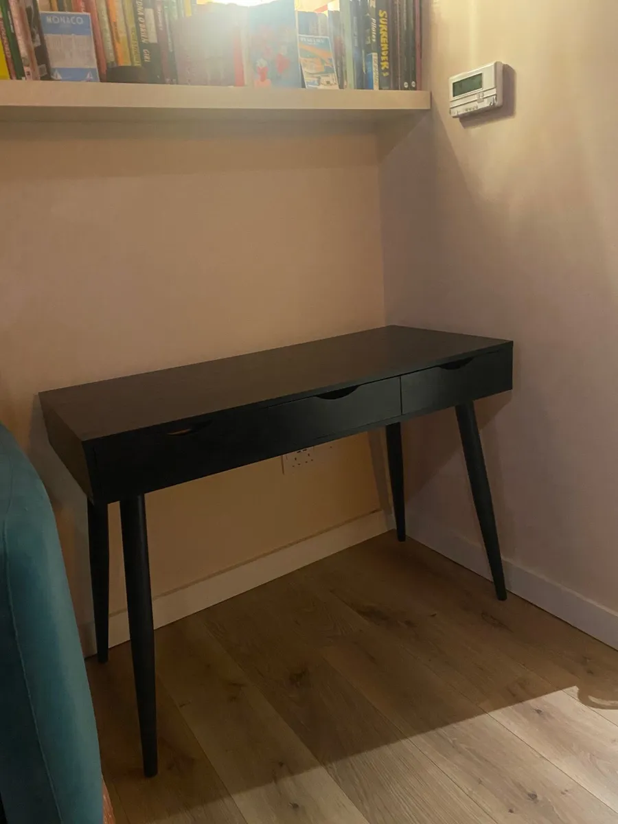 Desk - Image 4